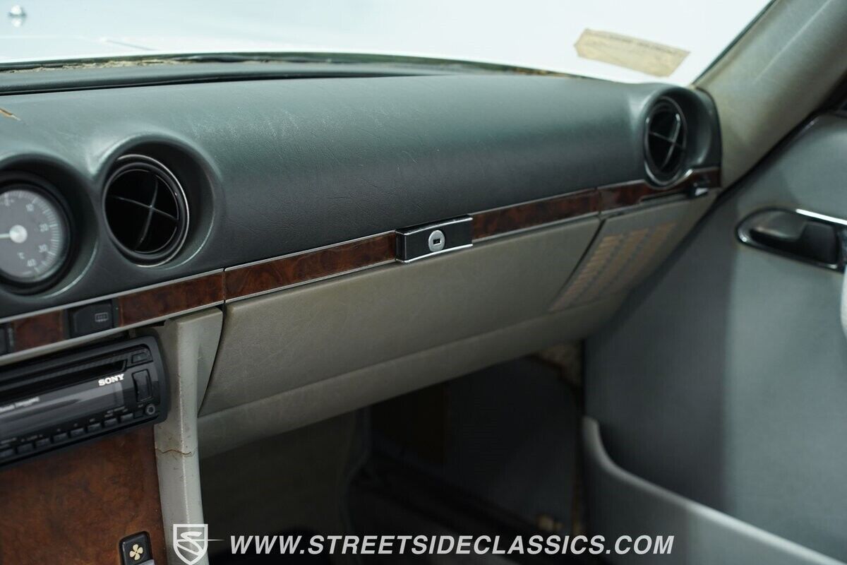Mercedes-Benz-SL-Class-1984-Convertible-38