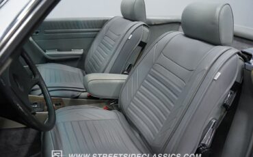 Mercedes-Benz-SL-Class-1984-Convertible-39