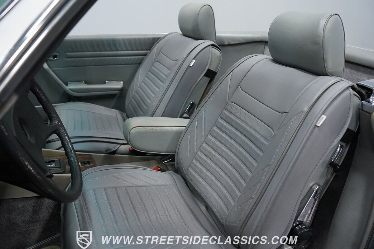Mercedes-Benz-SL-Class-1984-Convertible-39