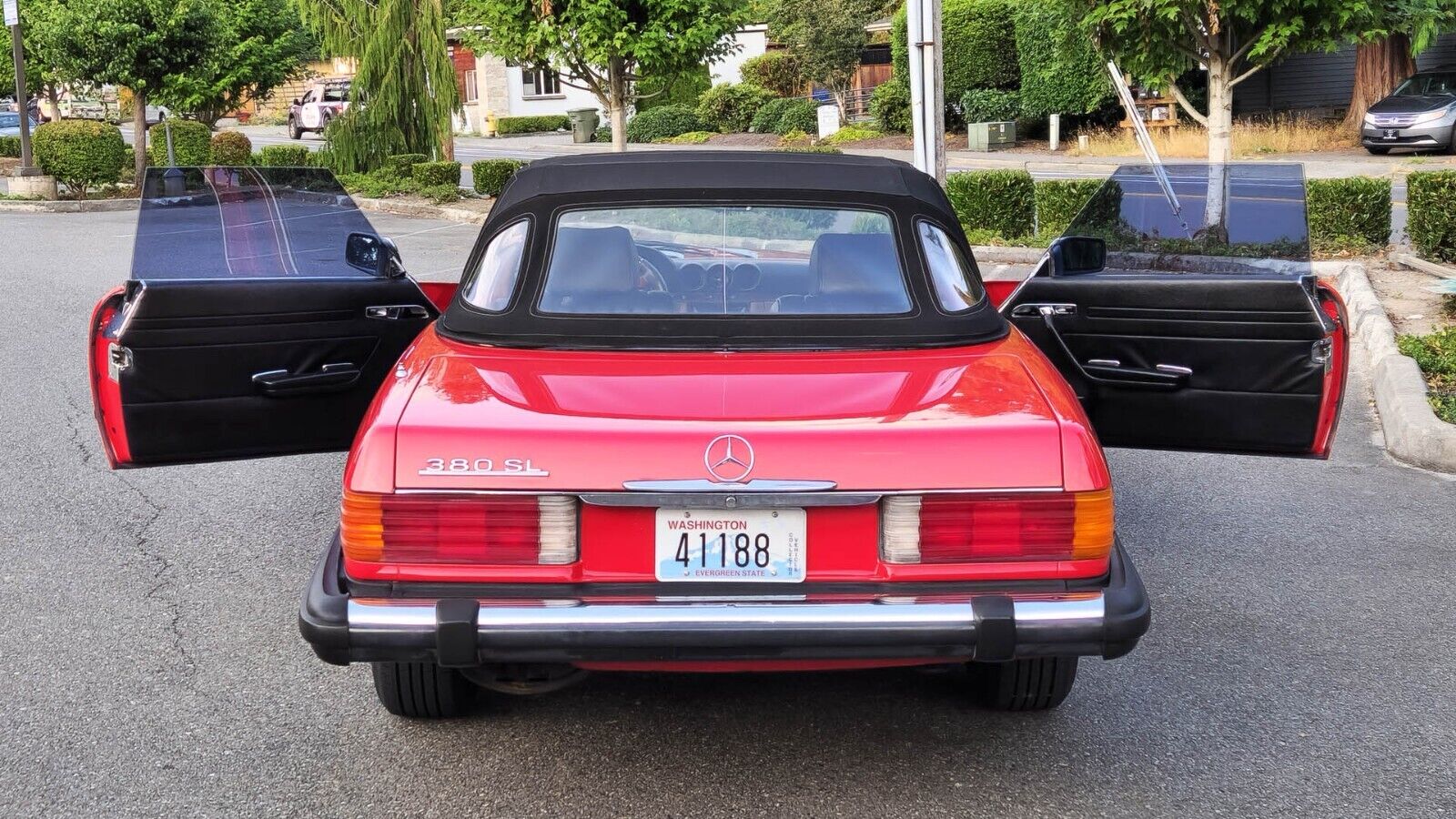 Mercedes-Benz-SL-Class-1984-Convertible-4