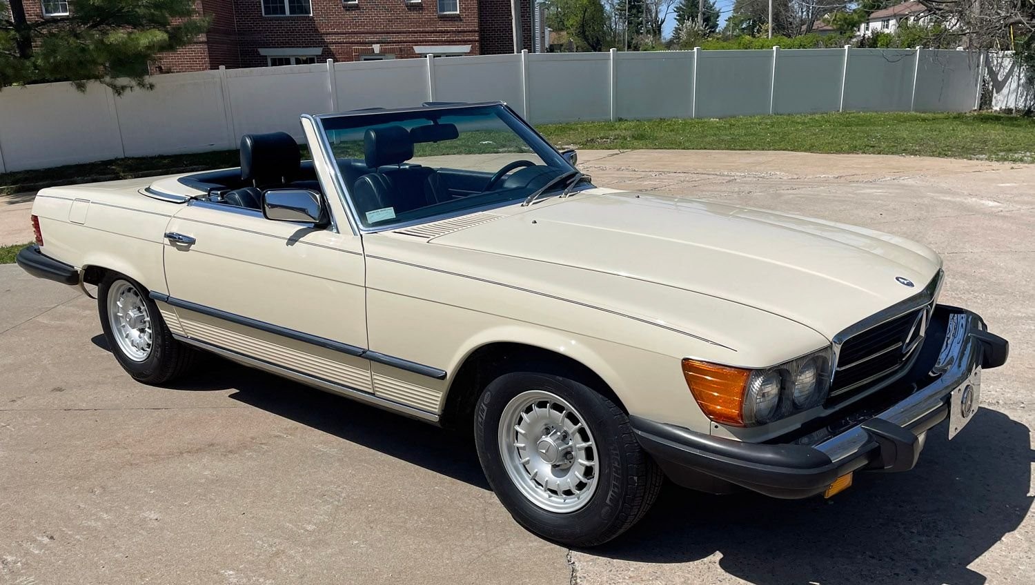 Mercedes-Benz-SL-Class-1984-Convertible