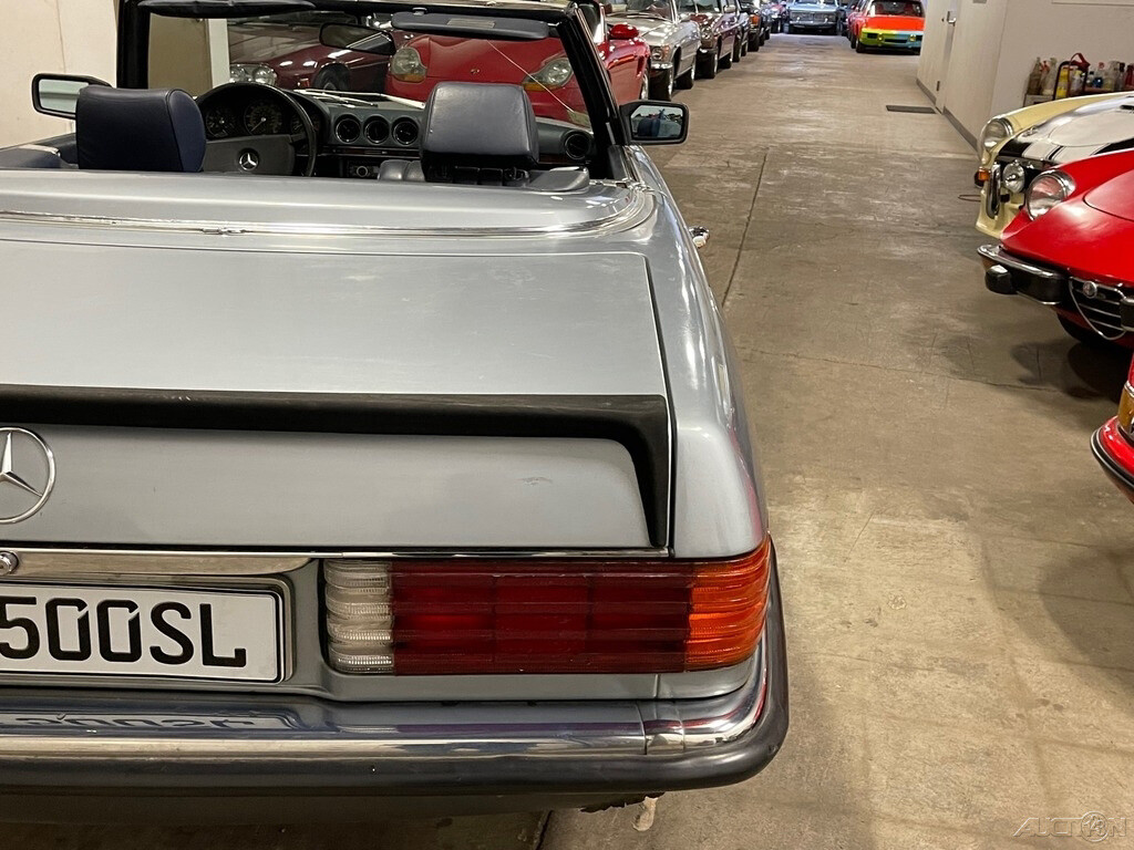 Mercedes-Benz-SL-Class-1984-Convertible-6