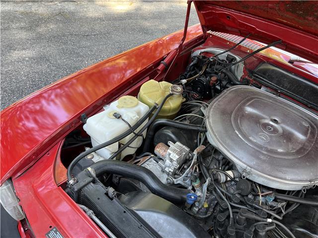 Mercedes-Benz-SL-Class-1986-32