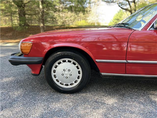 Mercedes-Benz-SL-Class-1986-4