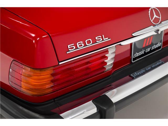 Mercedes-Benz-SL-Class-1986-Convertible-32