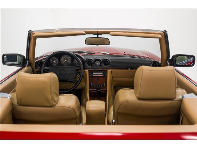 Mercedes-Benz-SL-Class-1986-Convertible-36