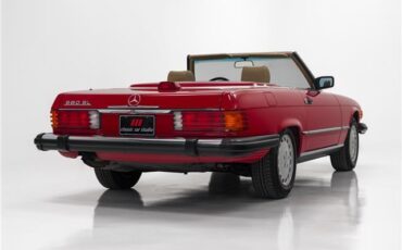 Mercedes-Benz-SL-Class-1986-Convertible-39