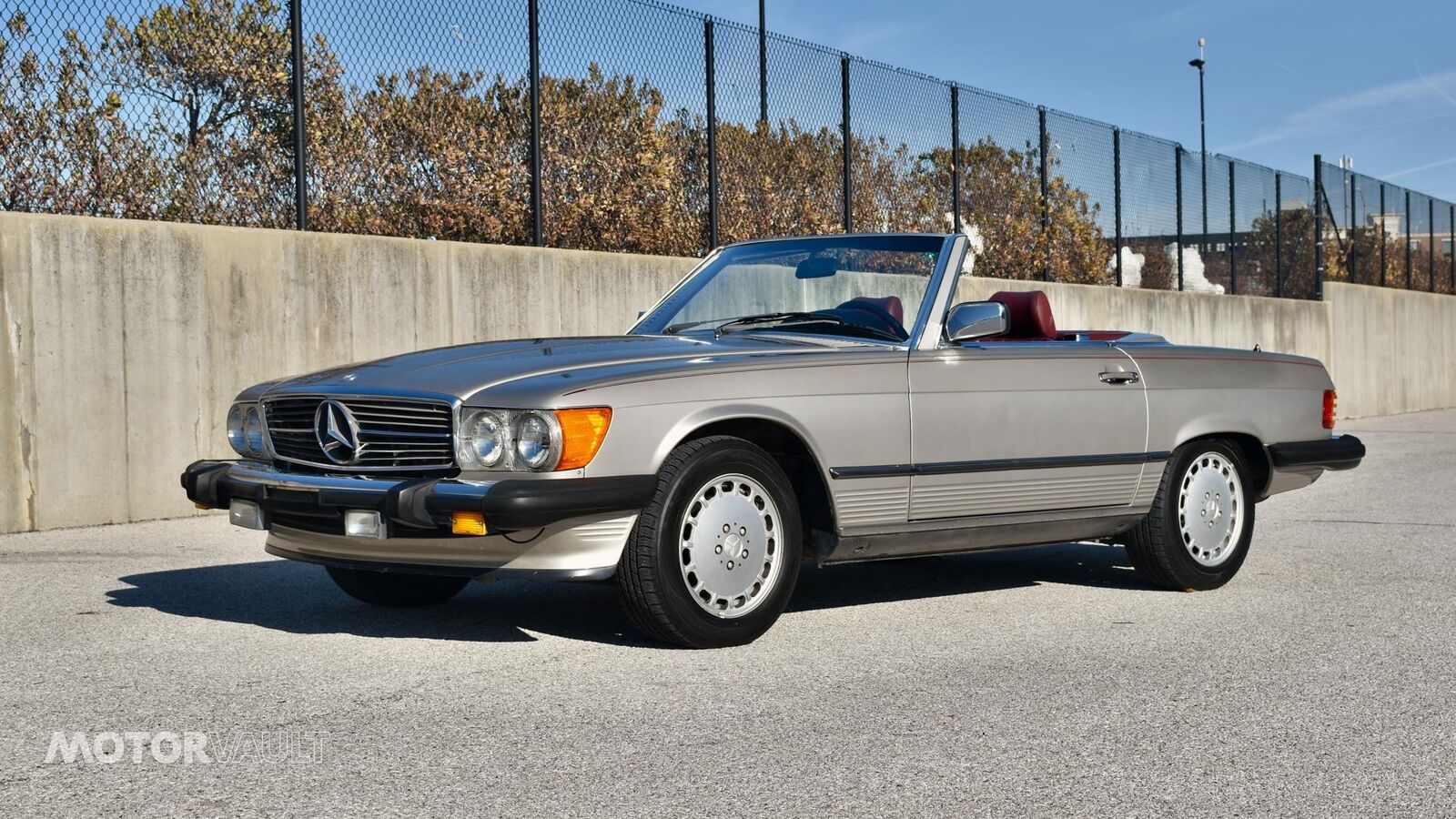 Mercedes-Benz SL-Class 1986 Convertible