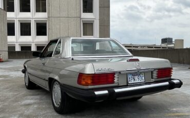 Mercedes-Benz-SL-Class-1989-Convertible-10