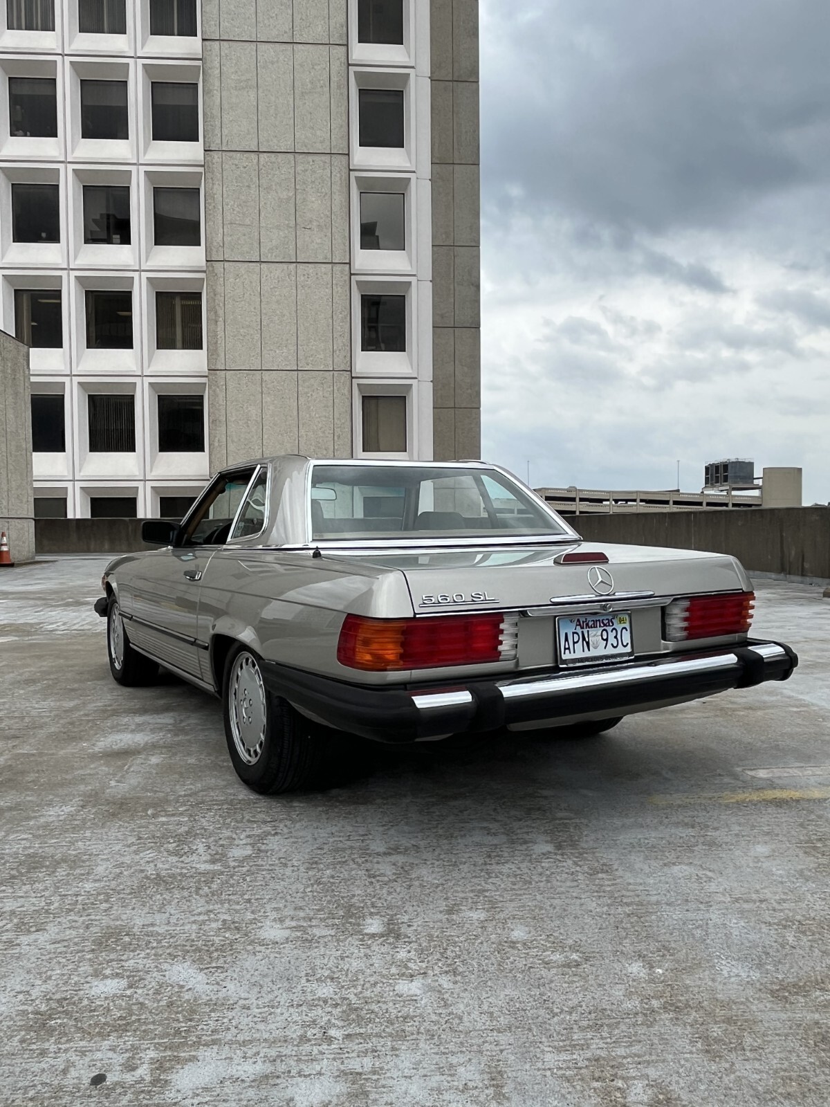 Mercedes-Benz-SL-Class-1989-Convertible-10