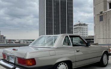 Mercedes-Benz-SL-Class-1989-Convertible-11
