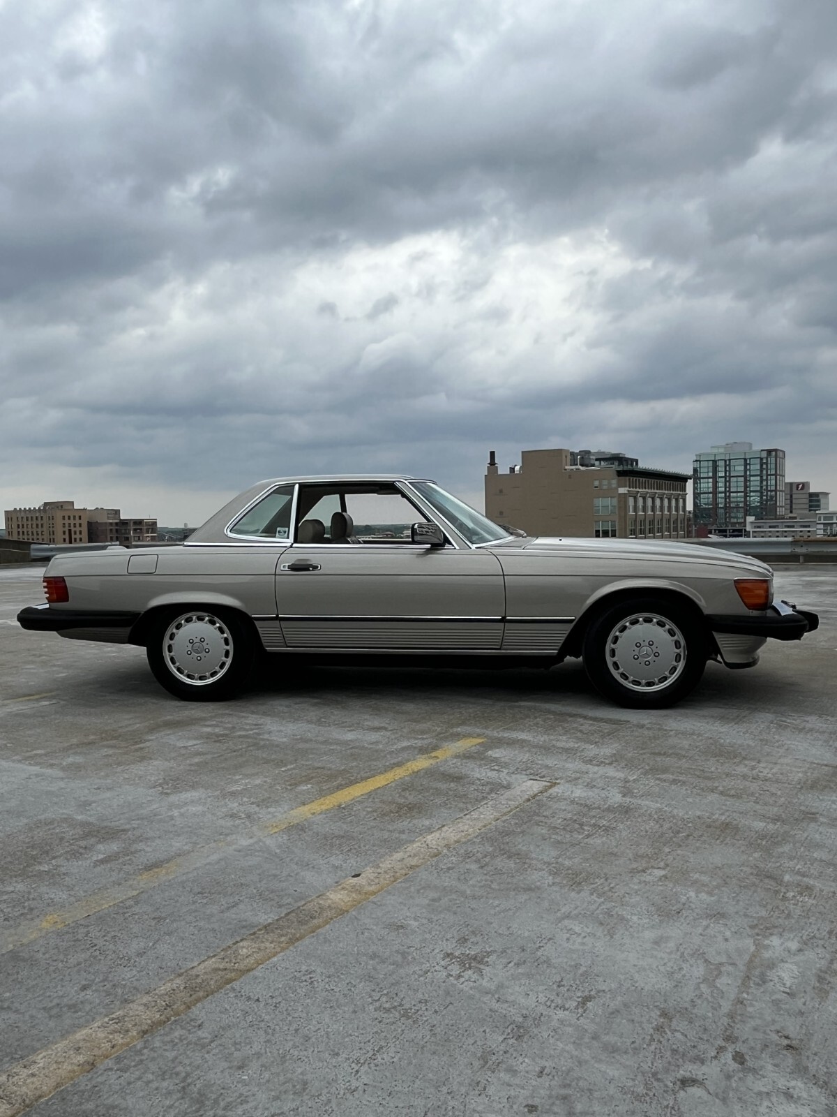 Mercedes-Benz-SL-Class-1989-Convertible-12