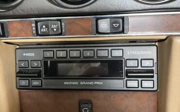 Mercedes-Benz-SL-Class-1989-Convertible-16