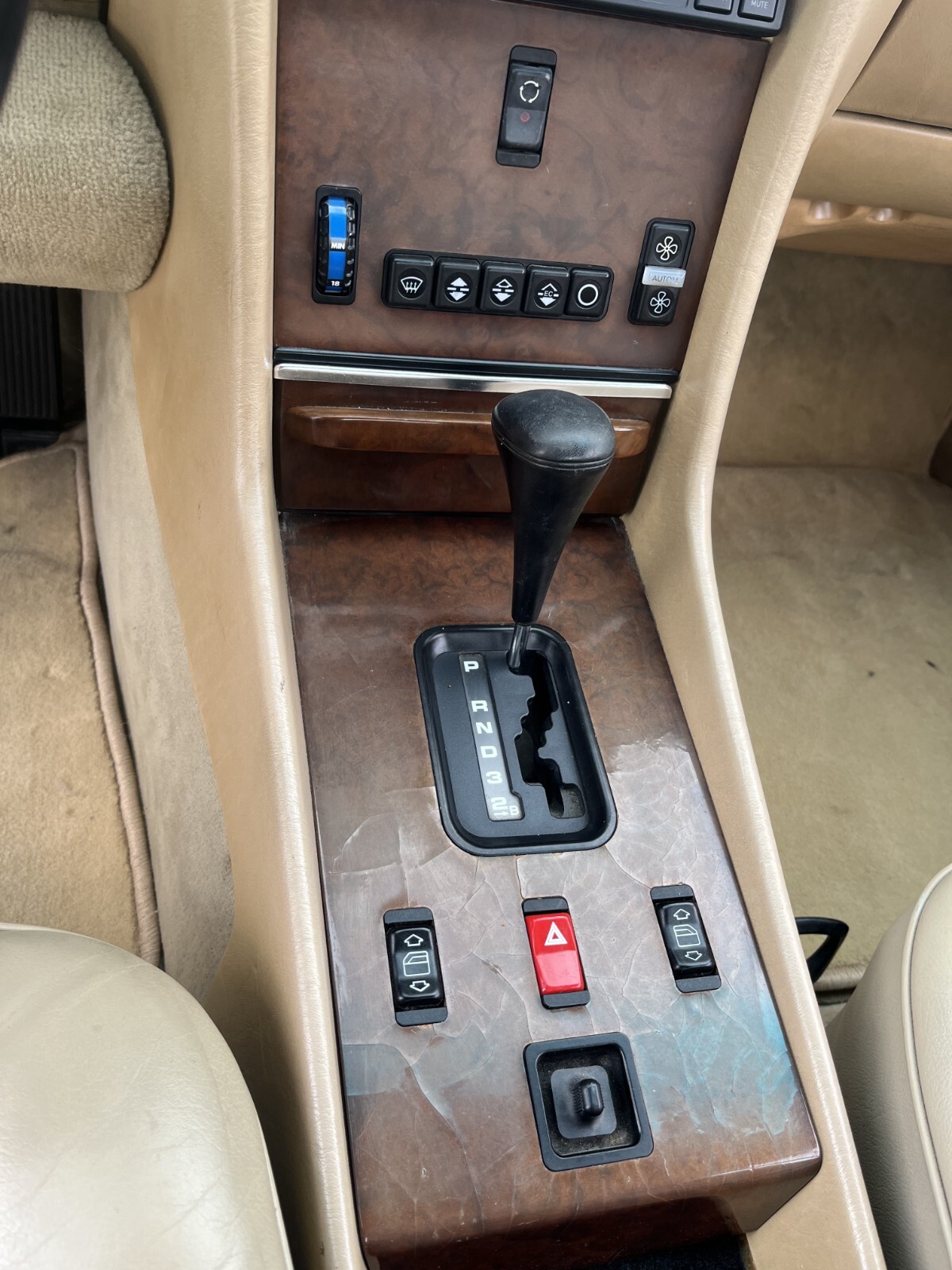 Mercedes-Benz-SL-Class-1989-Convertible-17