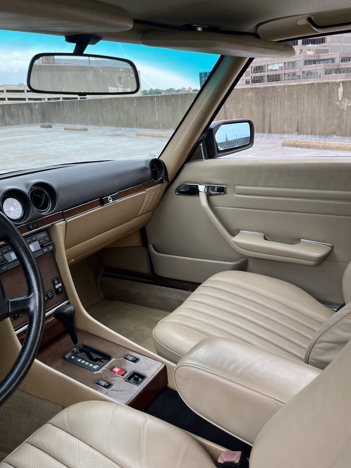 Mercedes-Benz-SL-Class-1989-Convertible-18