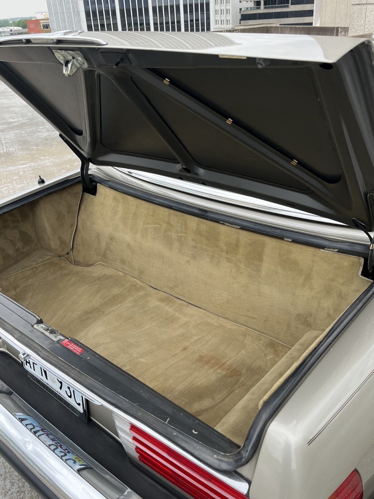 Mercedes-Benz-SL-Class-1989-Convertible-21
