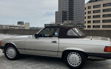 Mercedes-Benz-SL-Class-1989-Convertible-25