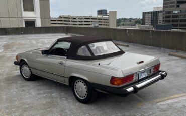 Mercedes-Benz-SL-Class-1989-Convertible-26