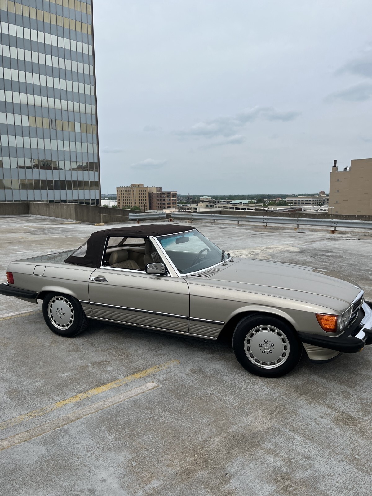 Mercedes-Benz-SL-Class-1989-Convertible-27
