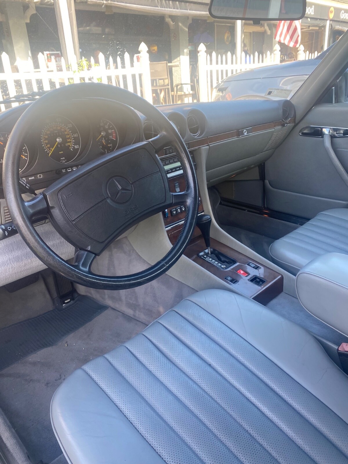 Mercedes-Benz-SL-Class-1989-Convertible-8