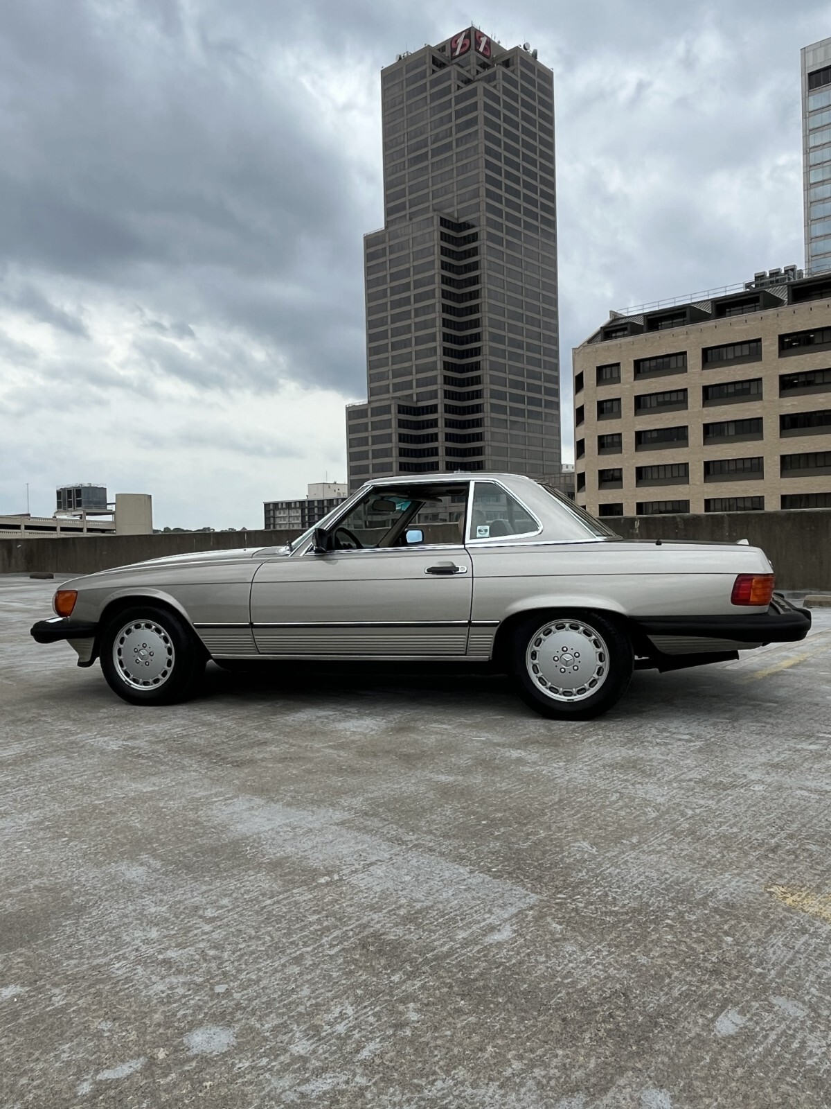 Mercedes-Benz-SL-Class-1989-Convertible-9