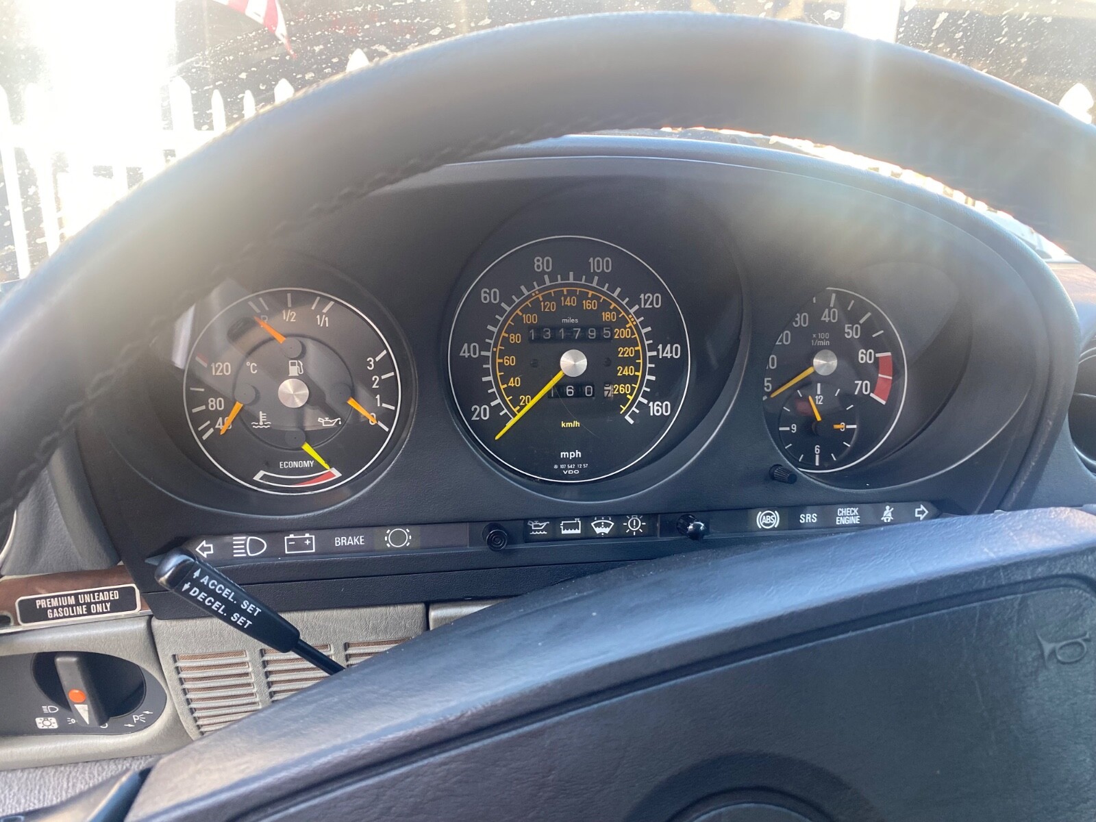 Mercedes-Benz-SL-Class-1989-Convertible-9