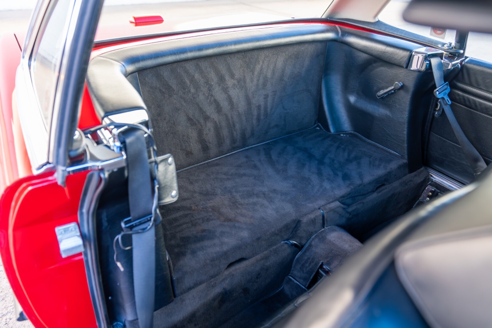 Mercedes-Benz-SL-Class-1989-Coupe-28