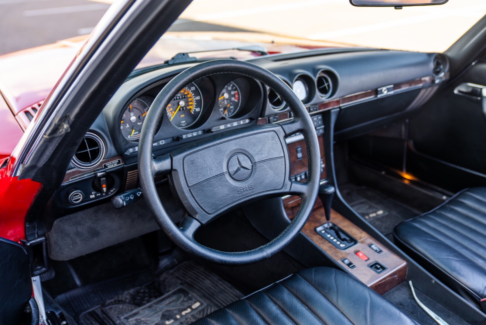 Mercedes-Benz-SL-Class-1989-Coupe-6