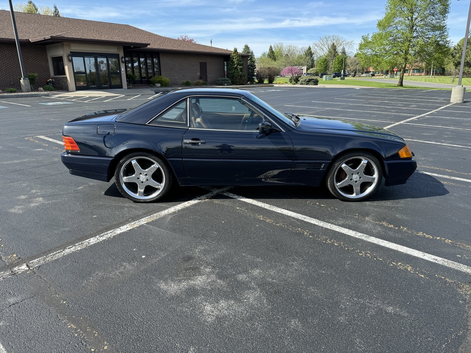 Mercedes-Benz-SL-Class-1992-Convertible-17
