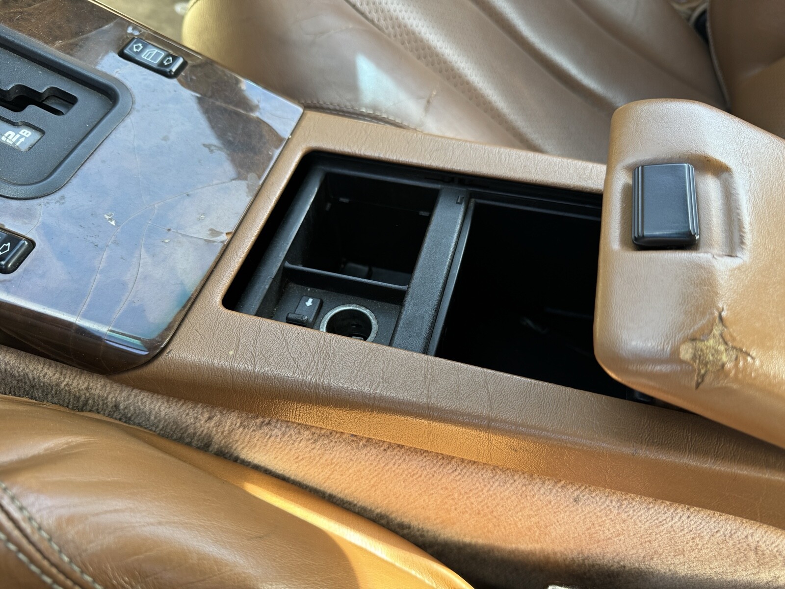 Mercedes-Benz-SL-Class-1992-Convertible-35