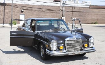 Mercedes-Benz-V-8-1972-1