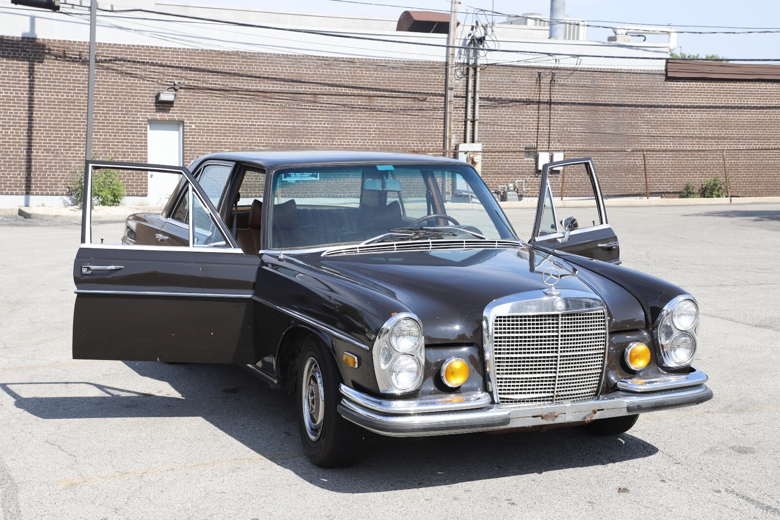 Mercedes-Benz-V-8-1972-1