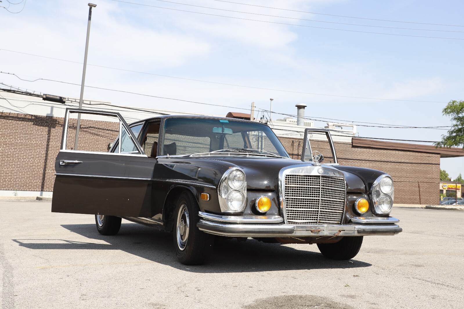 Mercedes-Benz-V-8-1972-10