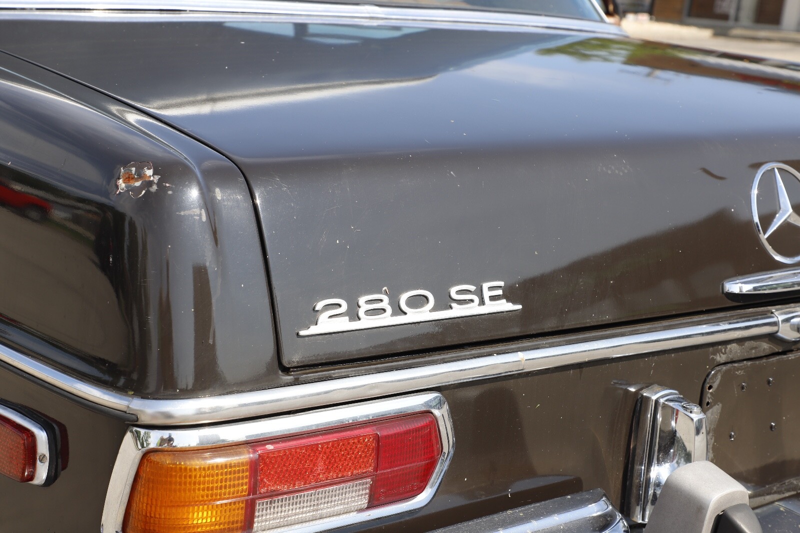 Mercedes-Benz-V-8-1972-13