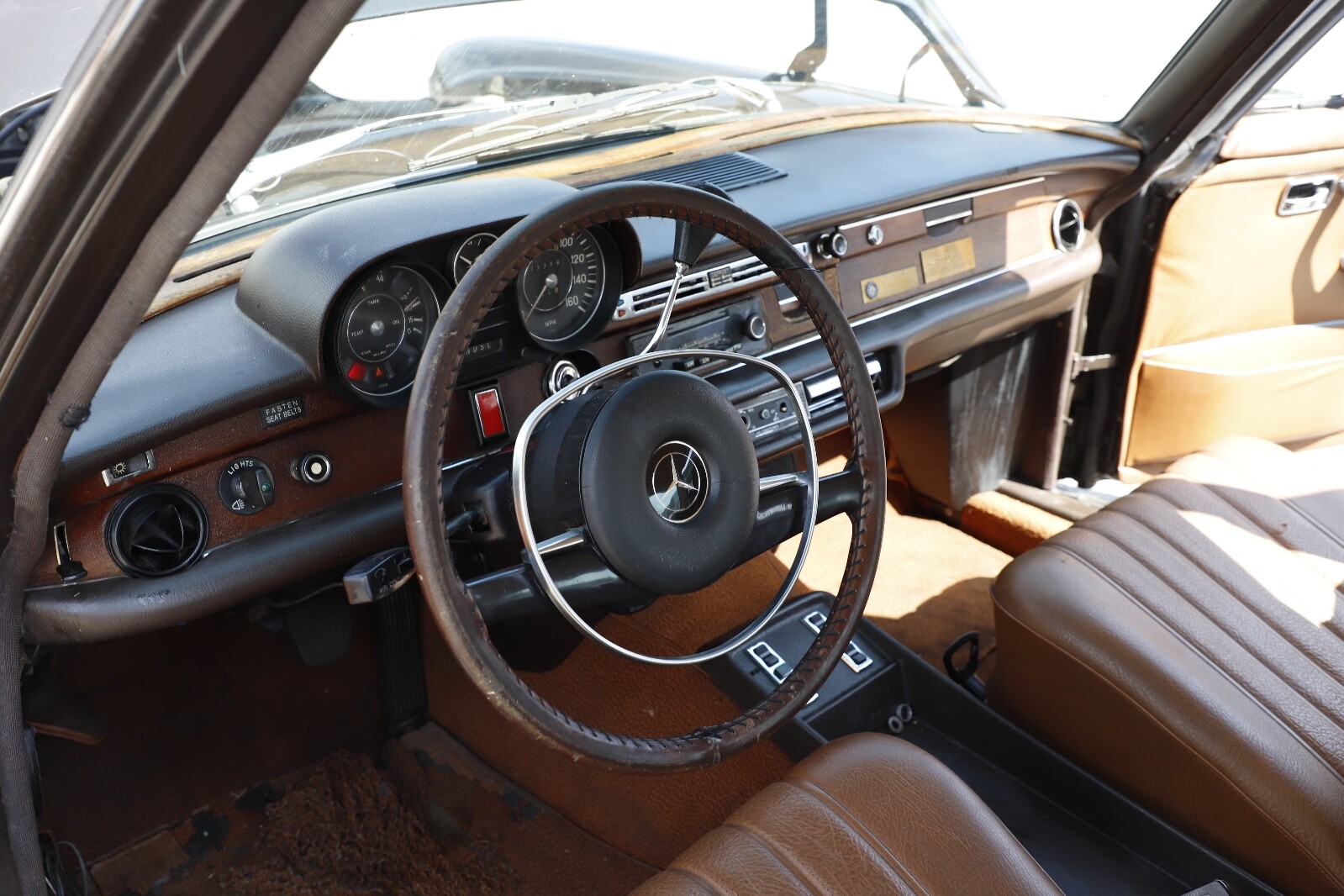 Mercedes-Benz-V-8-1972-14