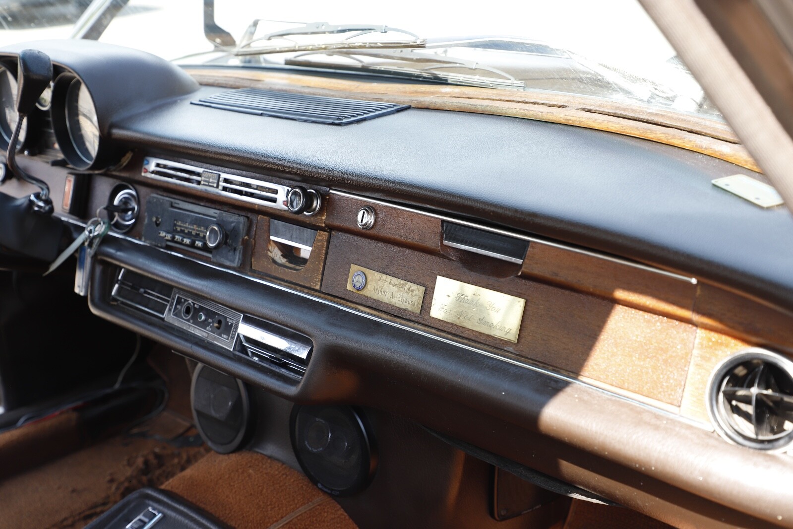 Mercedes-Benz-V-8-1972-15