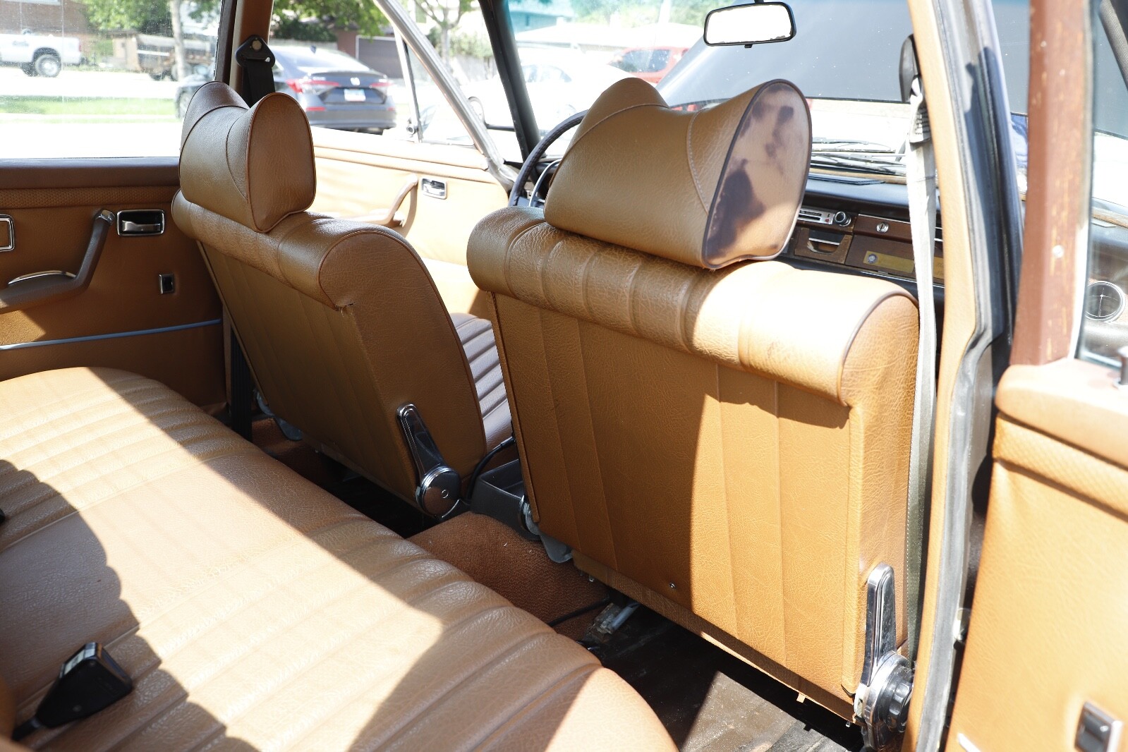 Mercedes-Benz-V-8-1972-18