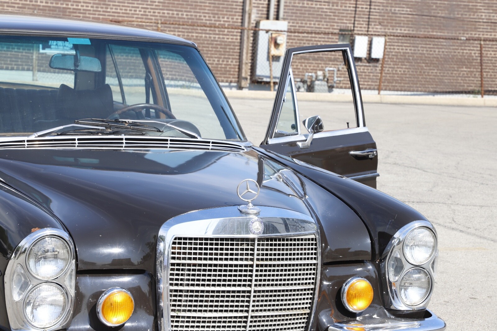 Mercedes-Benz-V-8-1972-2