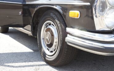 Mercedes-Benz-V-8-1972-6