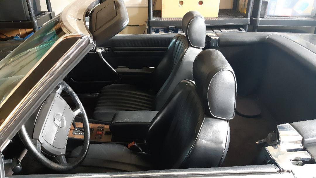 Mercedes-benz-1988-black-1