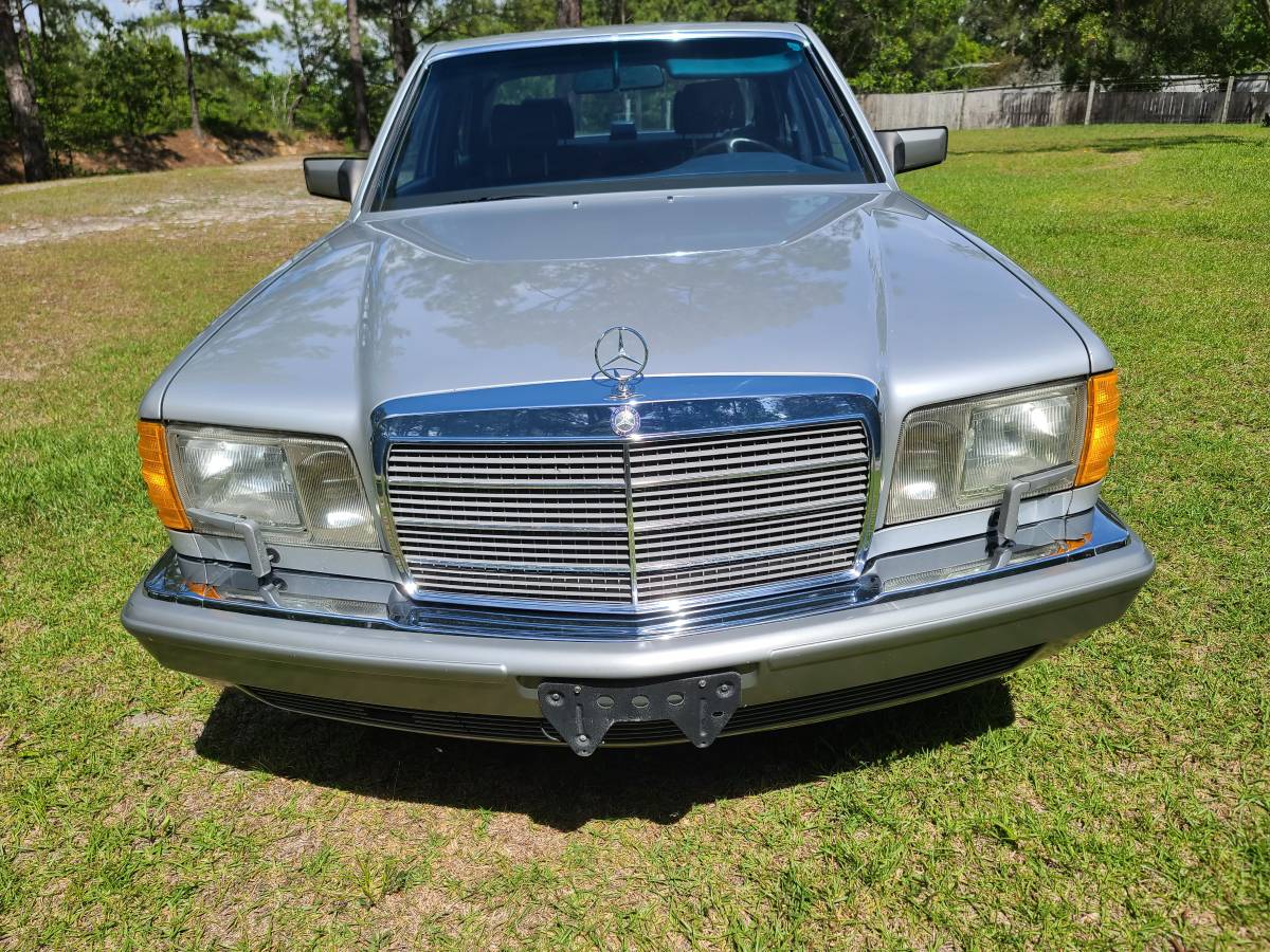 Mercedes-benz-1990-silver-1