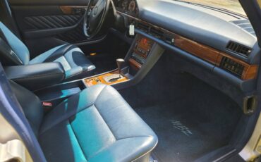 Mercedes-benz-1990-silver-10