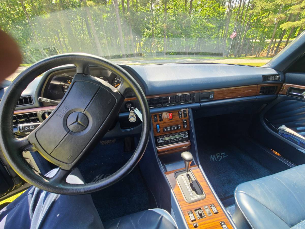 Mercedes-benz-1990-silver-11