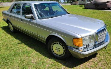 Mercedes-benz-1990-silver-3