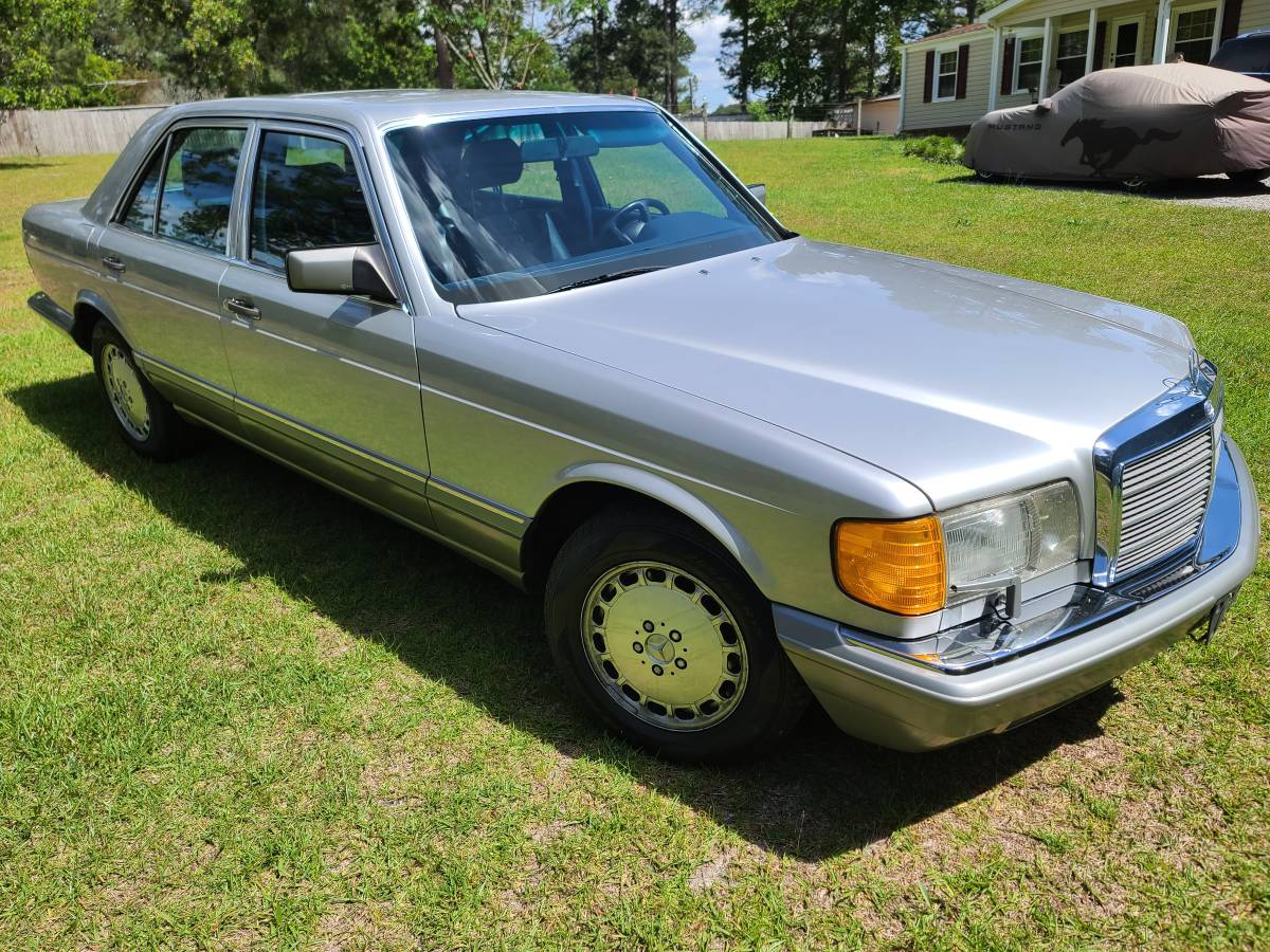 Mercedes-benz-1990-silver-3
