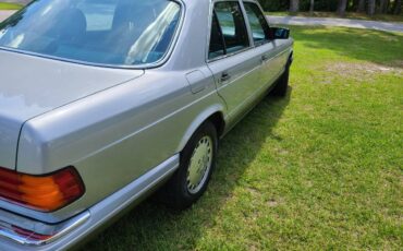 Mercedes-benz-1990-silver-4