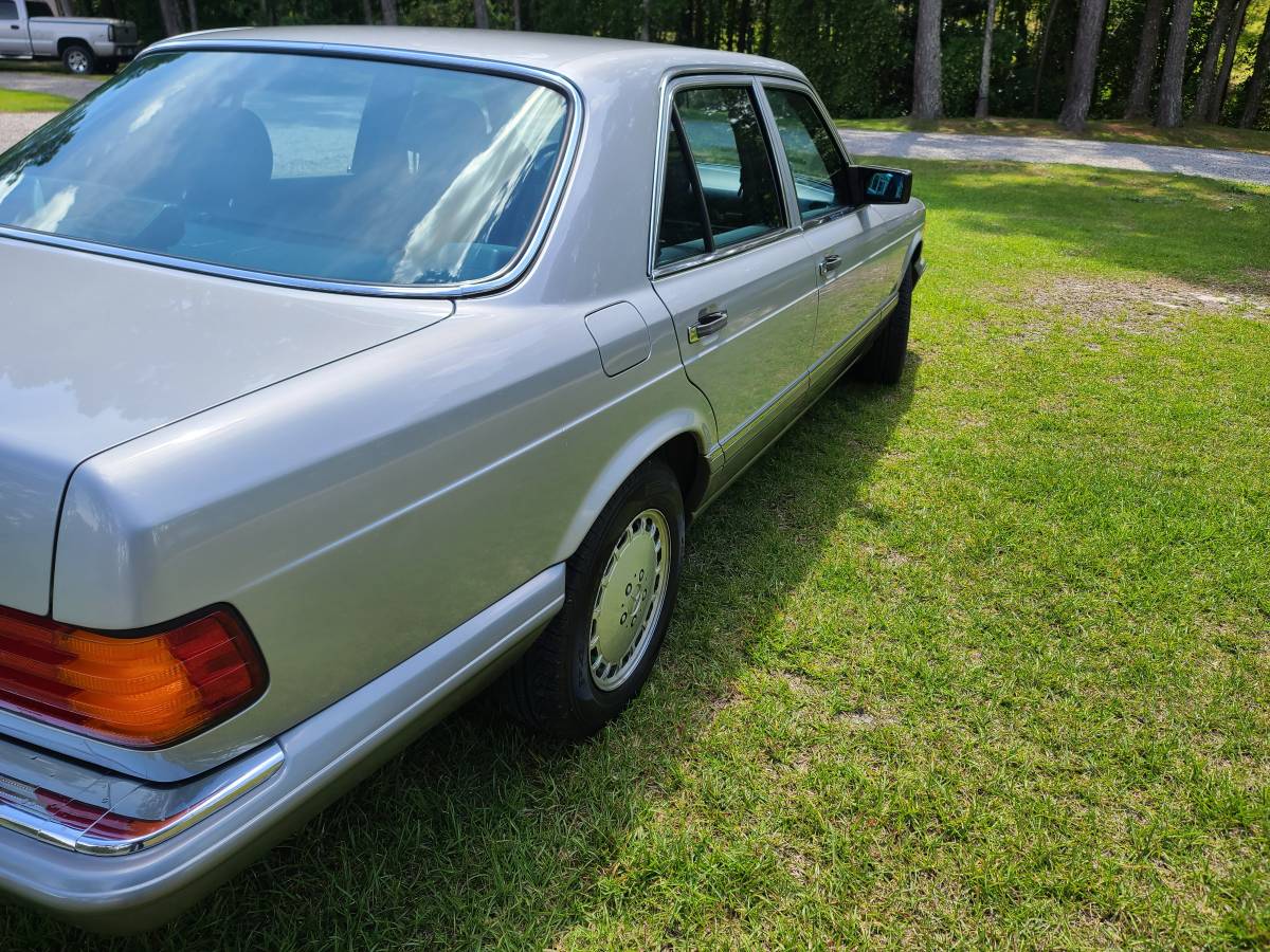 Mercedes-benz-1990-silver-4