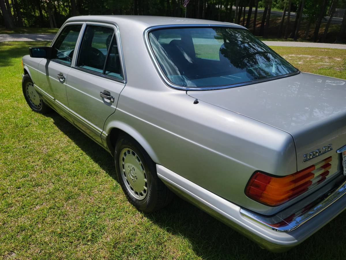 Mercedes-benz-1990-silver-5