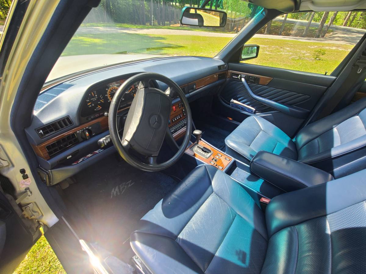 Mercedes-benz-1990-silver-8