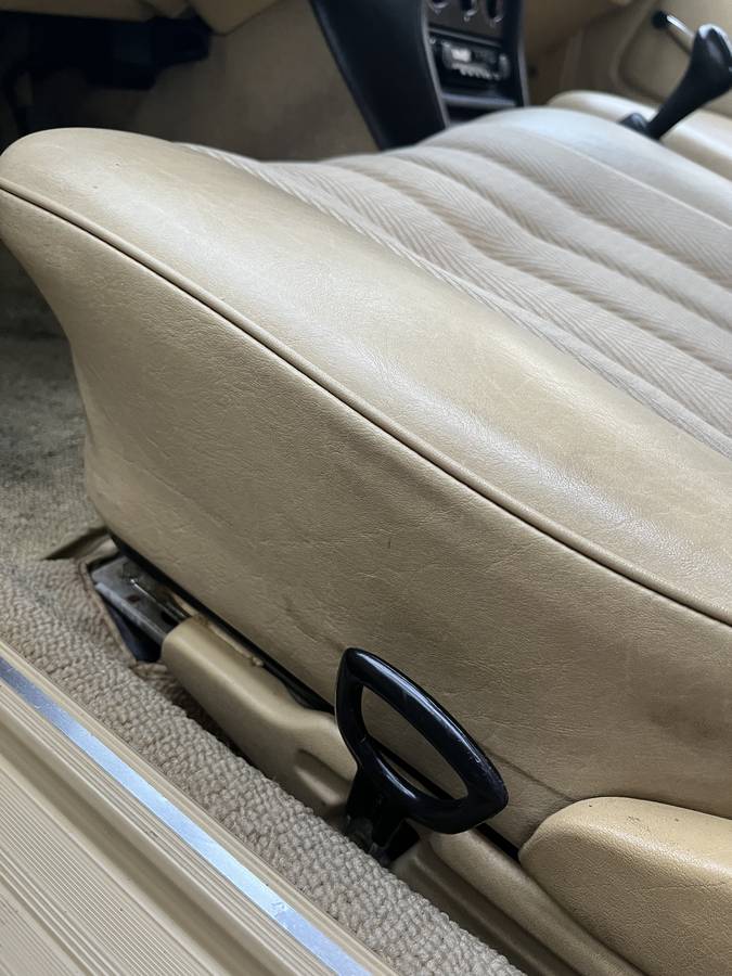 Mercedes-benz-230e-1980-orange-15